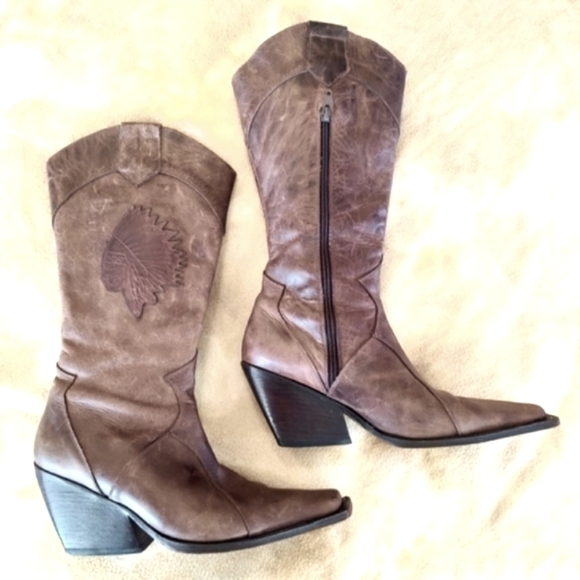 CERVATO VINTAGE BROWN LEATHER EMBOSSED COWGIRL BOOTS  SQUARE TOR SIZE 7.5 - Picture 1 of 15